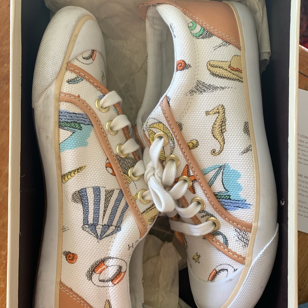 Coach Barrett Beach print canvas  and leather sneaker. - Picture 8 of 9